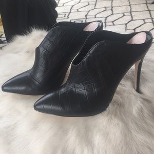Black Leather Mule